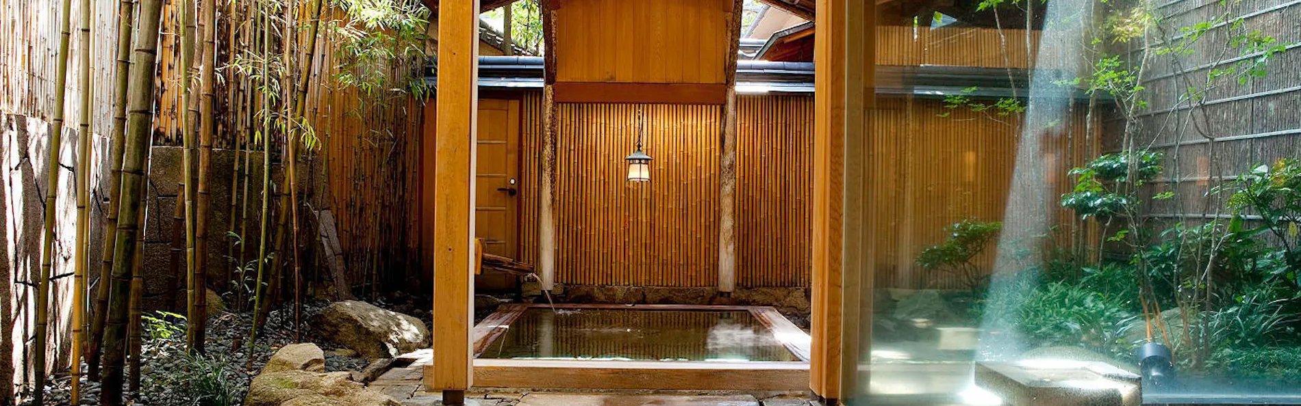 西村屋本館