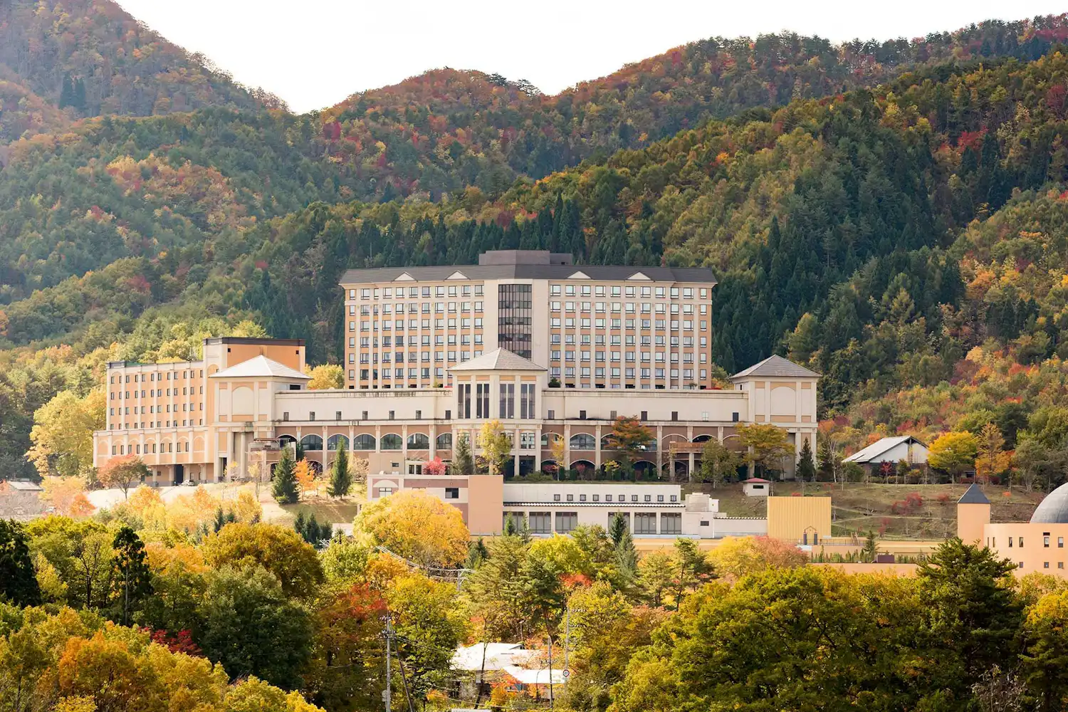 야간 외관