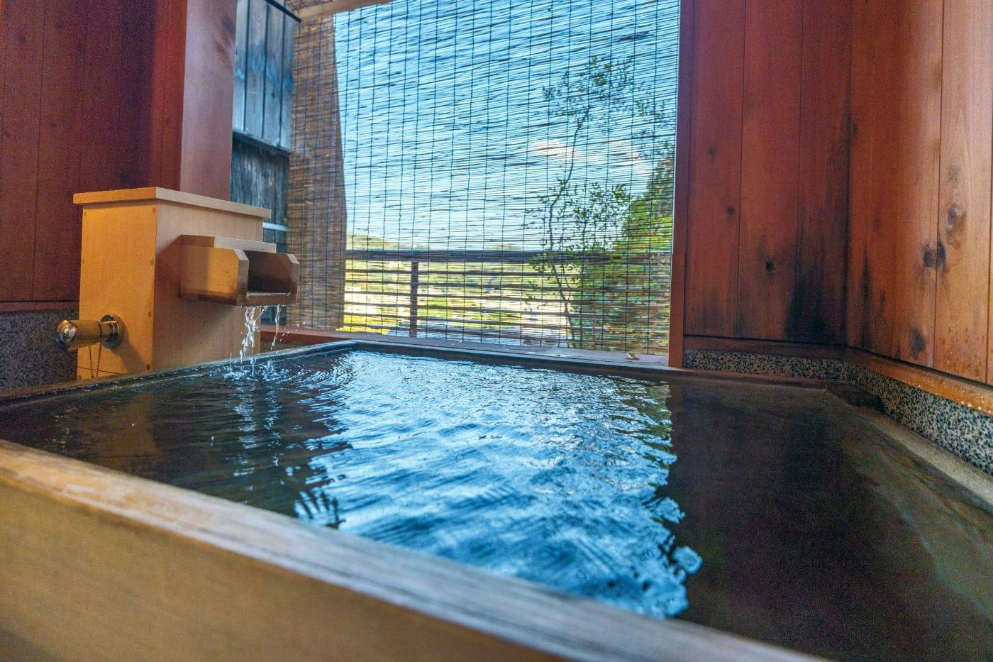 Toshian Komeya (Kyoritsu Resort)