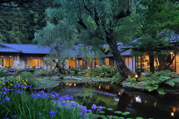 ลานกลาง