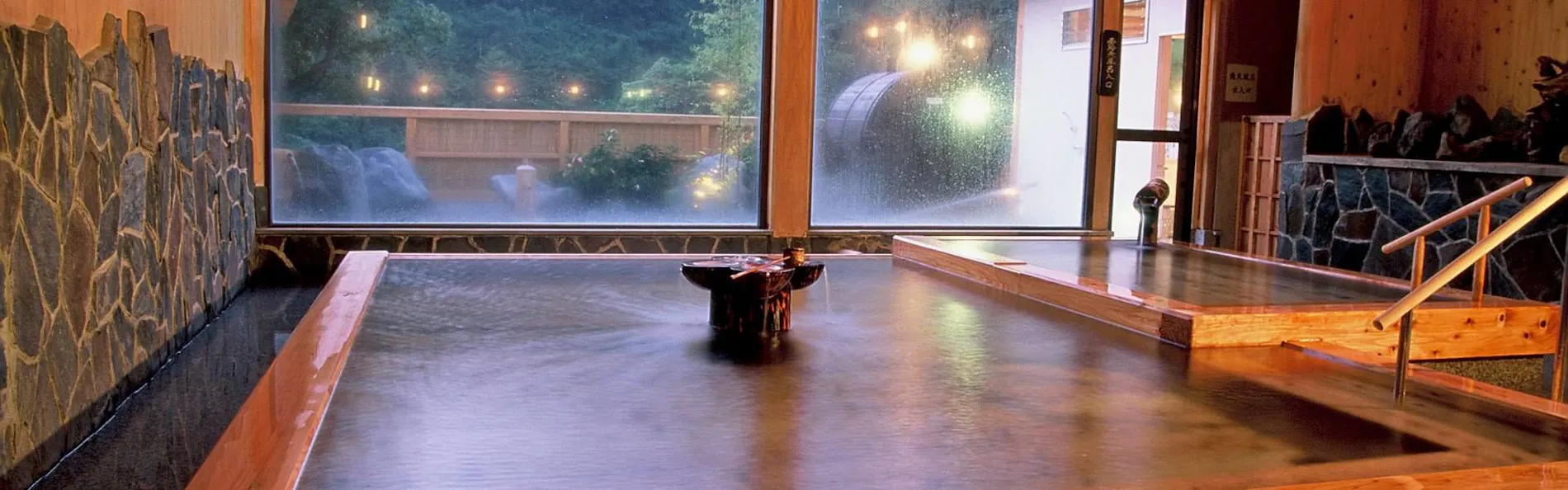 飲泉、自家源泉かけ流しの秘湯 観音温泉