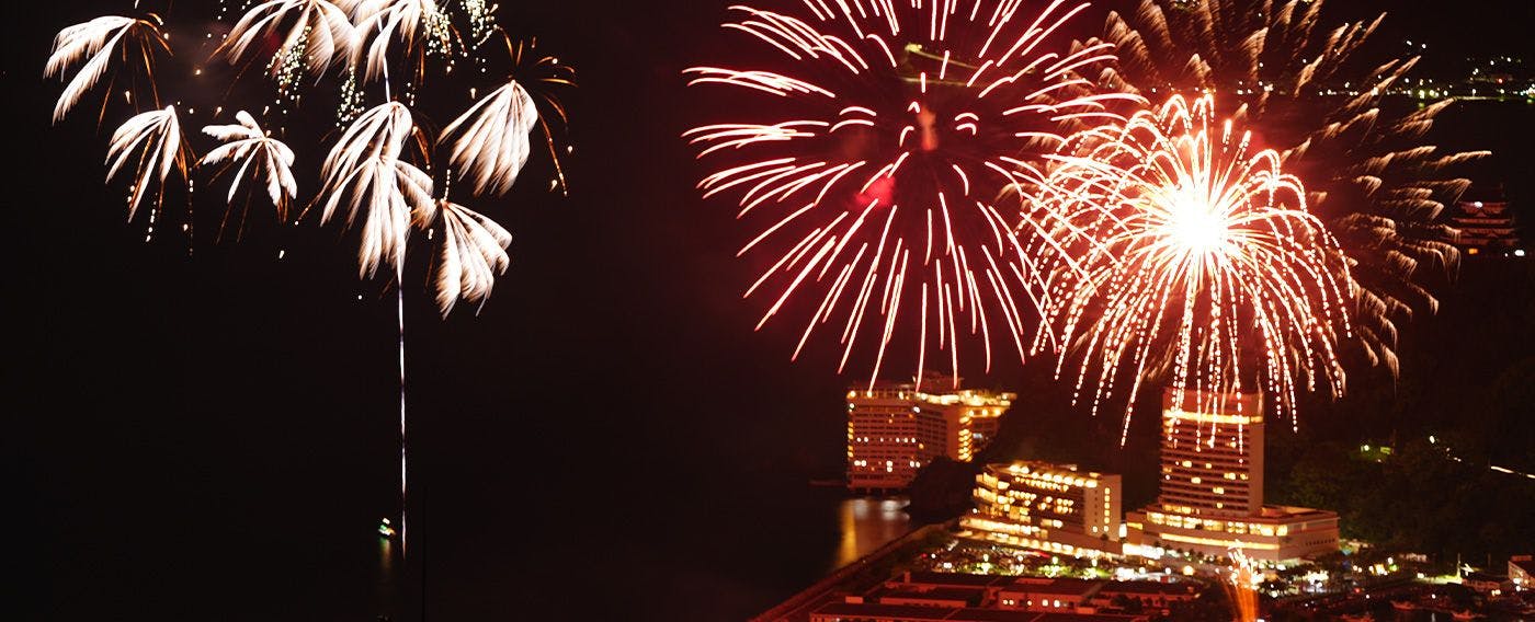 เทศกาลดอกไม้ไฟทะเลอาตามิ