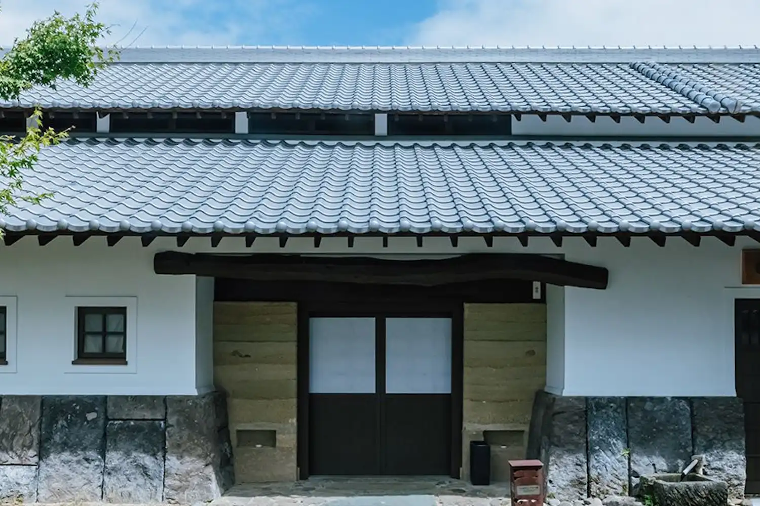 Suối nước nóng