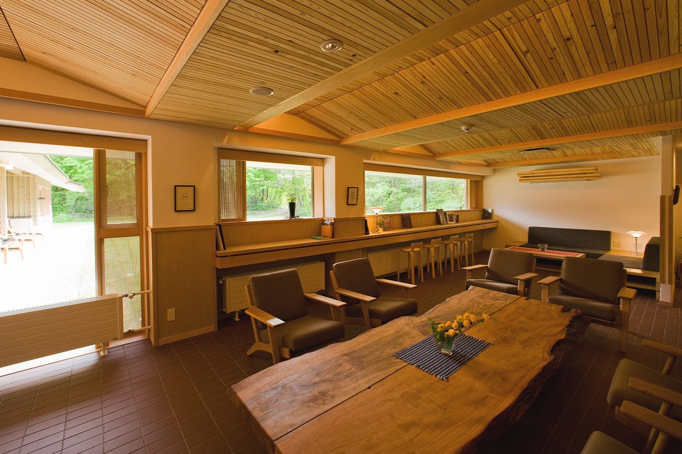 山桜のテーブル・イージー・チェア