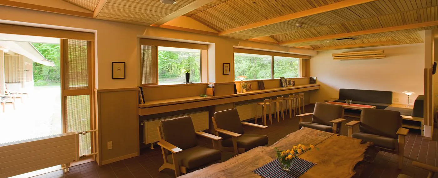 山桜のテーブル・イージー・チェア