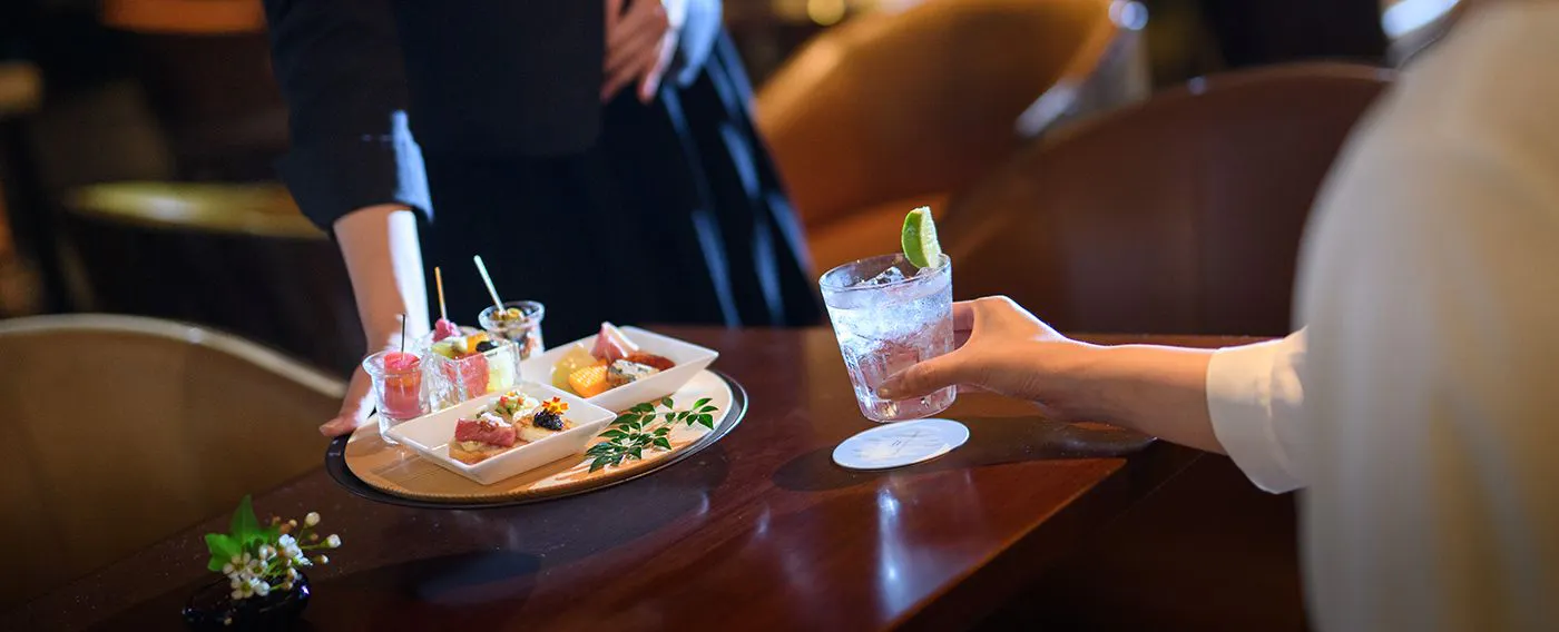 17:30-20:00までイブニングカナッペをお楽しみいただけます。