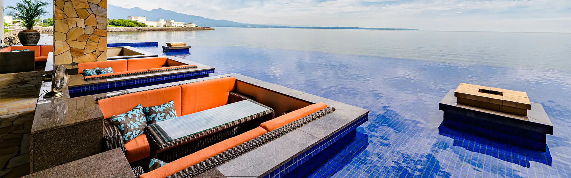 空の棟 テラスヴォヤージュ 席イメージ横