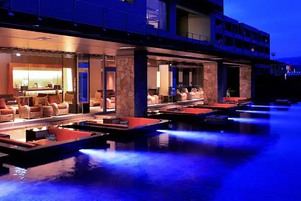 อาคารว่าง - ทัศนียภาพที่นั่งระเบียง