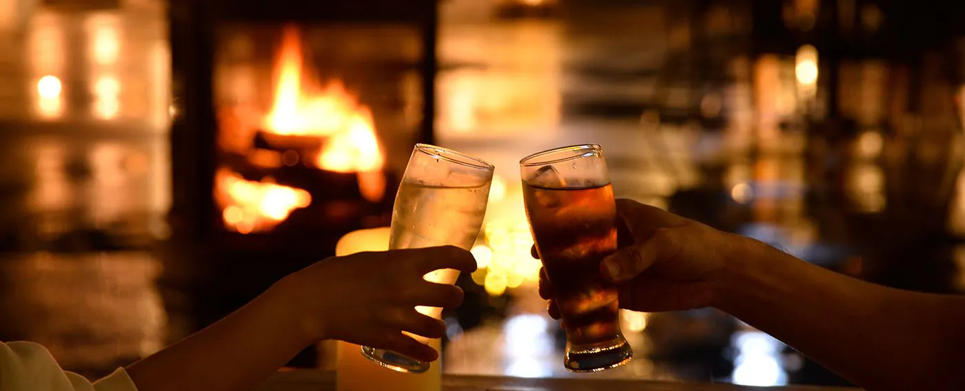 テラス席いただくビールやハイボールなどで乾杯。