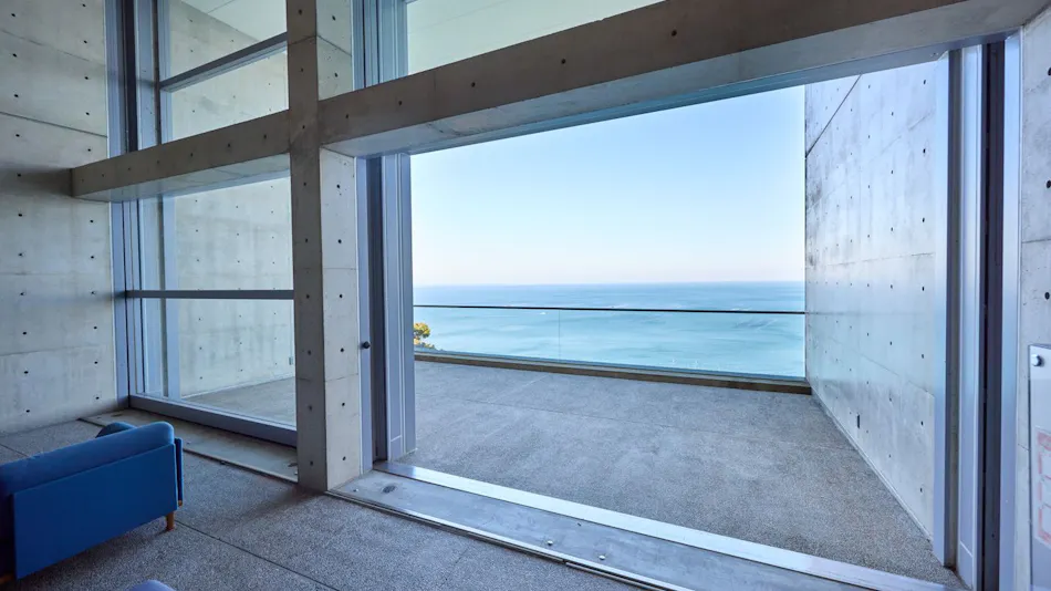 TOTO Seawind Awaji