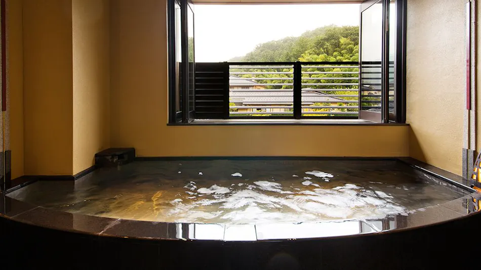 Kanazawa Yuwaku Onsen Hyakurakuso