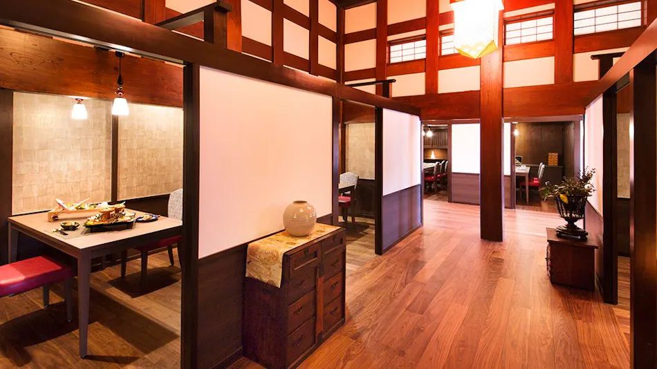 Kanazawa Yuwaku Onsen Hyakurakuso