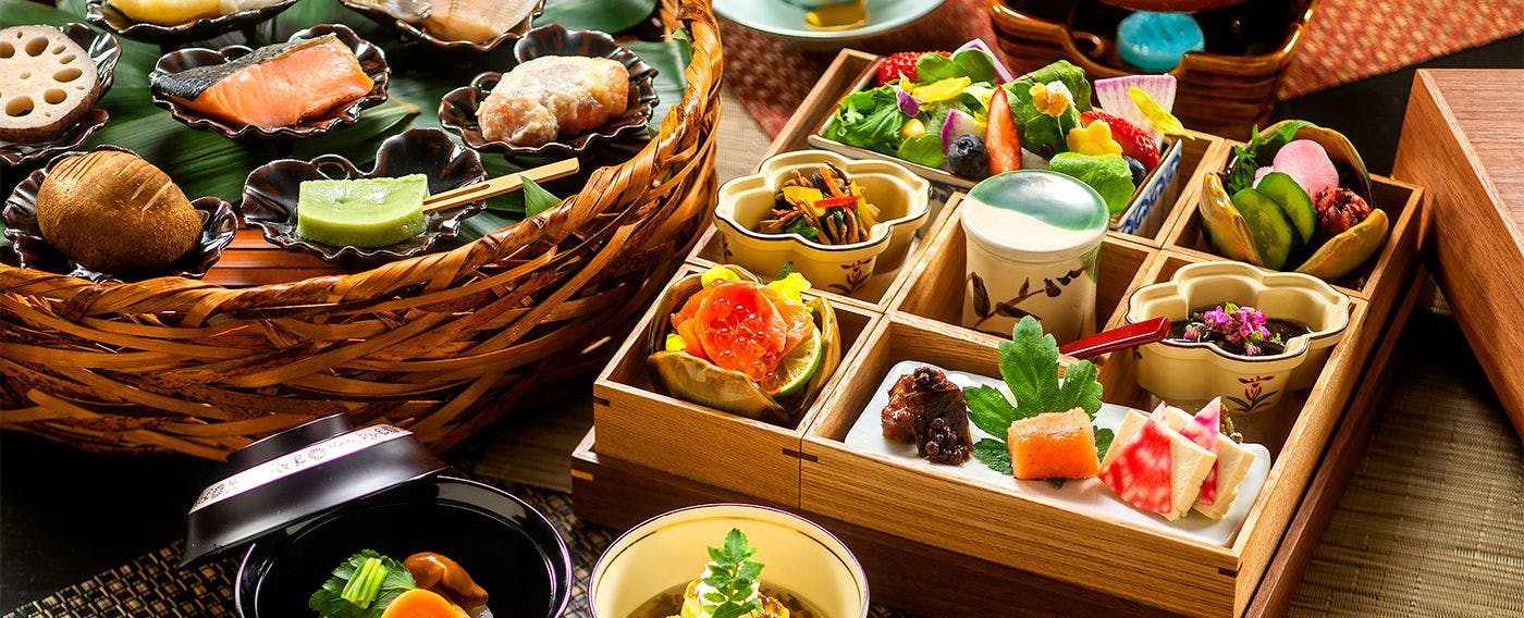 Kanazawa Yuwaku Onsen Hyakurakuso