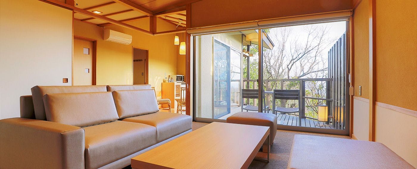 【6室の離れ】苔むす万緑の庭を歩いて、それぞれの離れへと