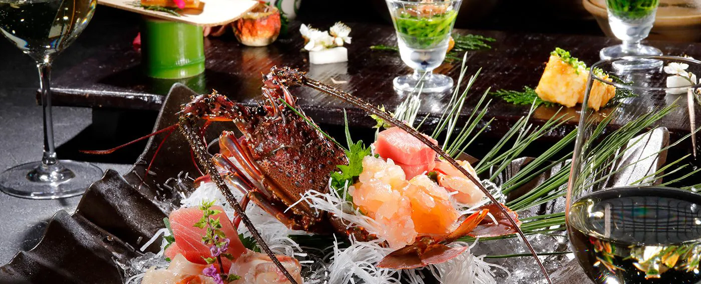 【 個室料亭「悠々」でお食事を、愛犬と 】 ご夕食は、伊豆の新鮮な海の幸を愛犬とご一緒に個室お食事処で