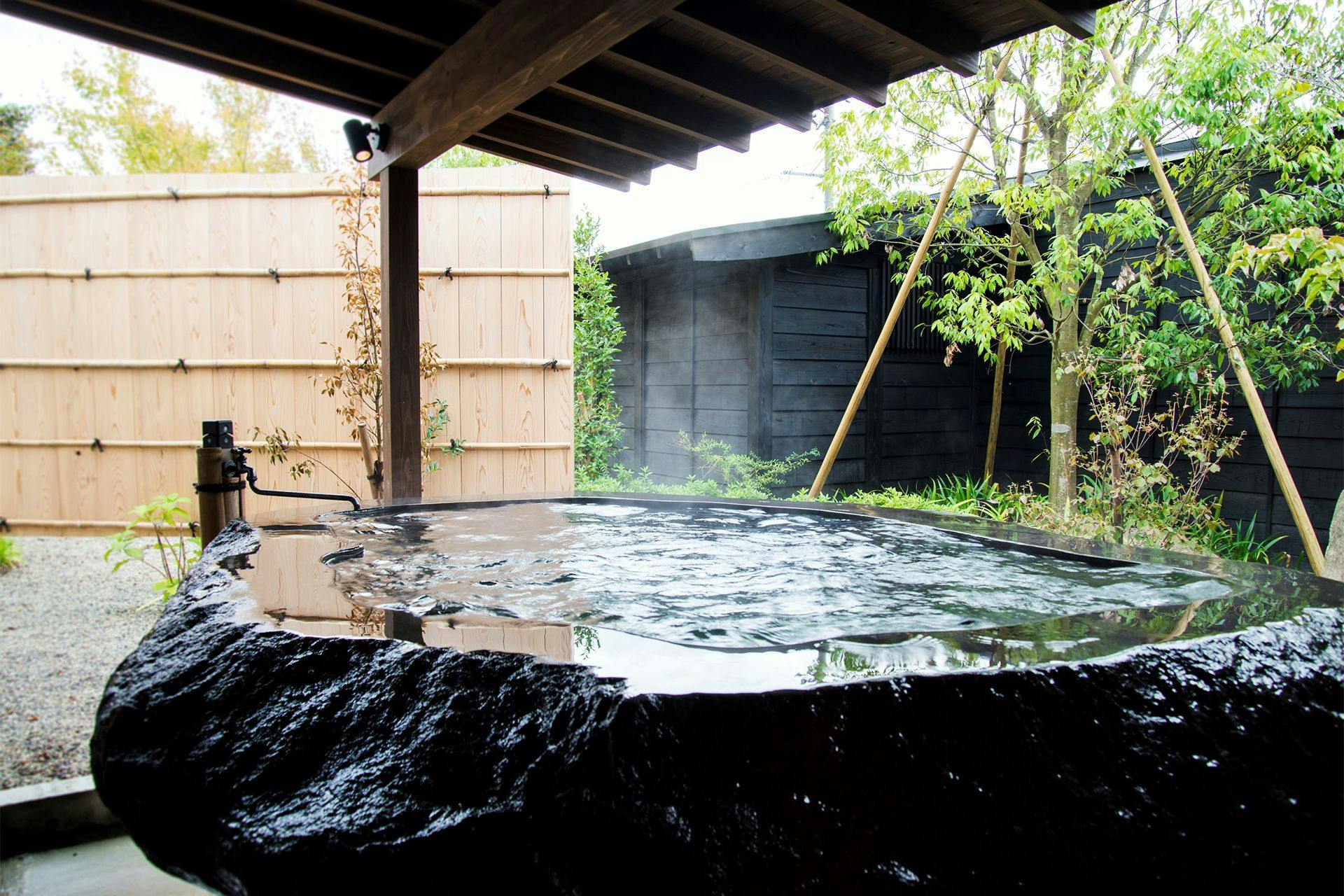 บ่อน้ำพุร้อนกลางแจ้ง