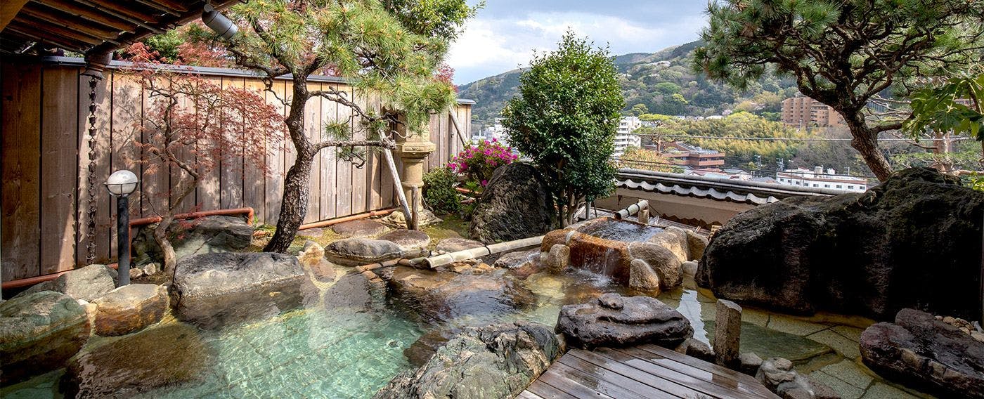 น้ำพุร้อนและอ่างอาบน้ำ 1