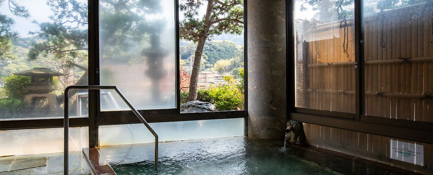 น้ำพุร้อนและห้องอาบน้ำ 3