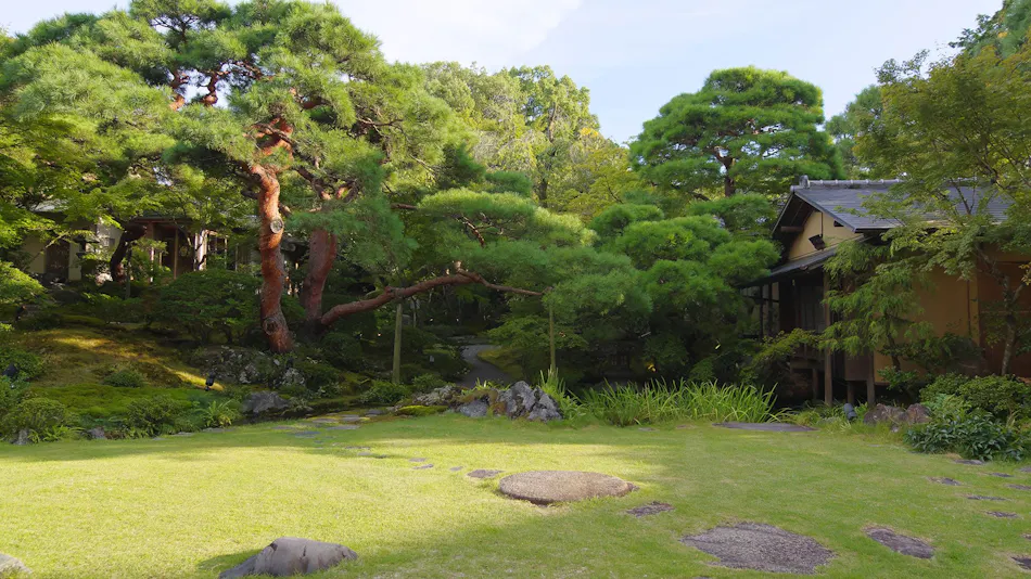 Nanzenji Sando Kikusui
