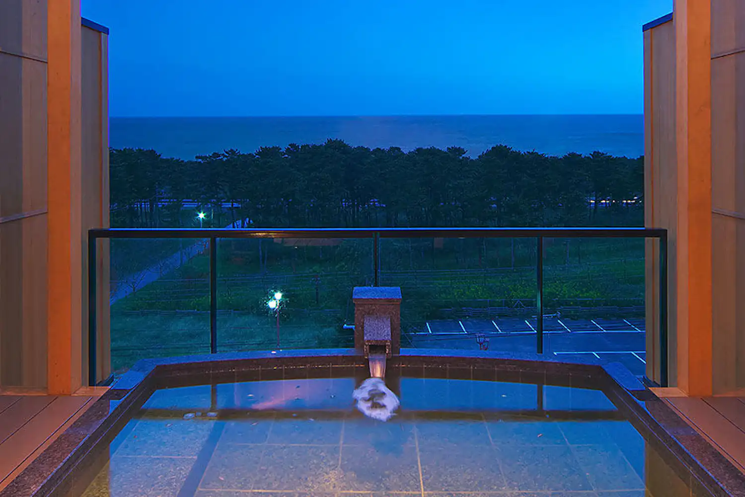 บ่อน้ำพุร้อนกลางแจ้ง