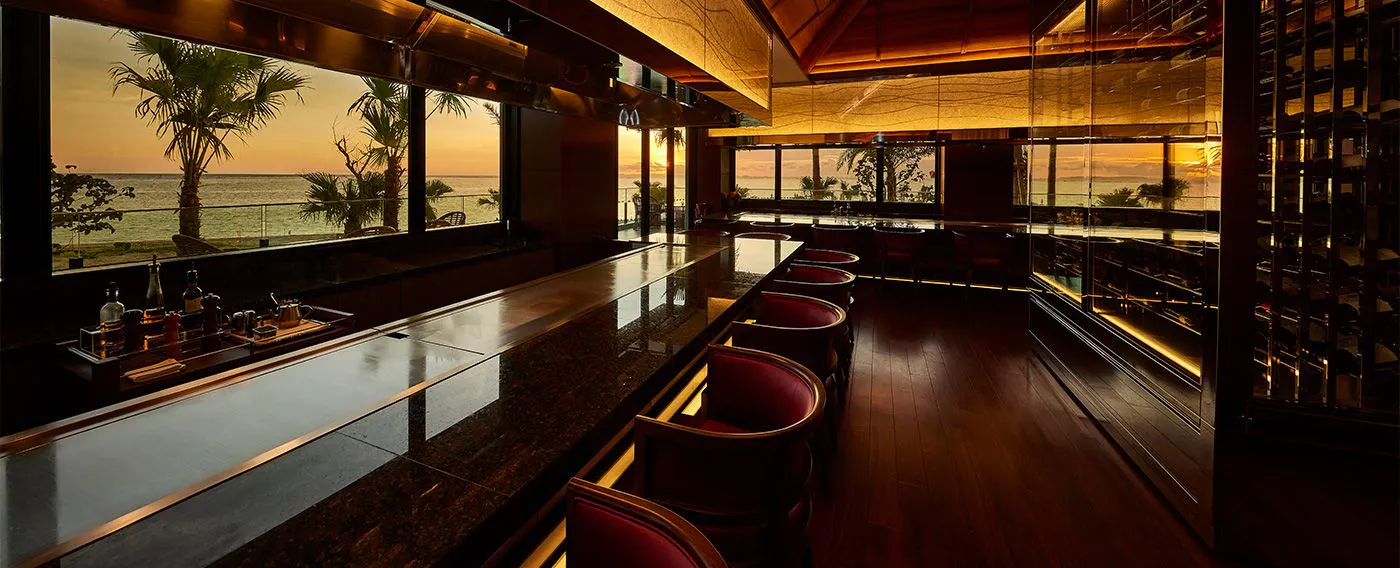 【디너】파노라마 오션뷰 철판 다이닝. 절경의 석양을 감상하며 최고급 요리를 만끽하세요.