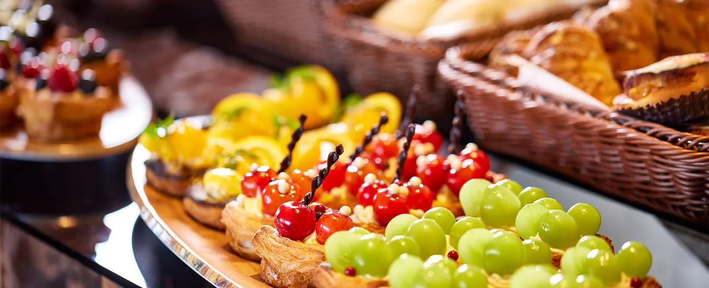 【클럽 라운지】8시부터 12시까지 제공되는 '조식'. 시간을 신경 쓰지 말고 즐기세요.