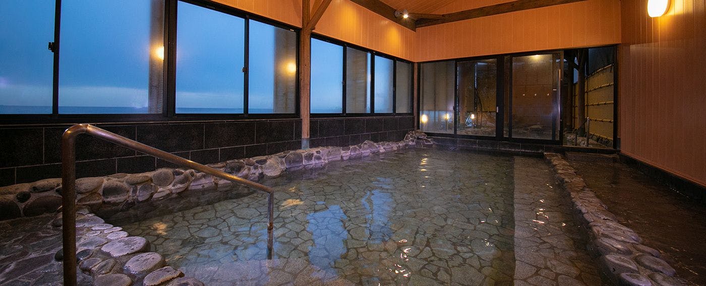 Kolam Air Panas Terbuka "Namioto"