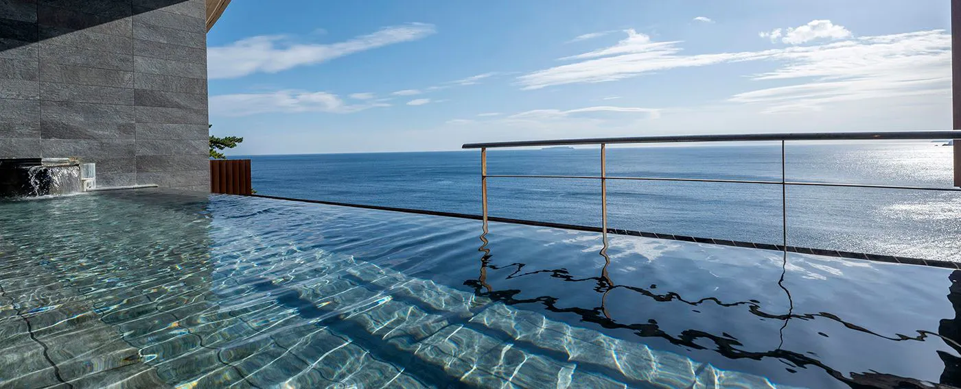 Kolam Air Panas Terbuka "Sparium Nishiki"