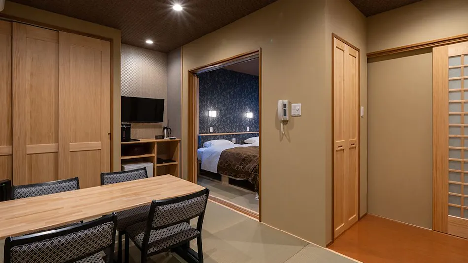 Blessings of Lake Biwa, Fisherman's Inn Funakura