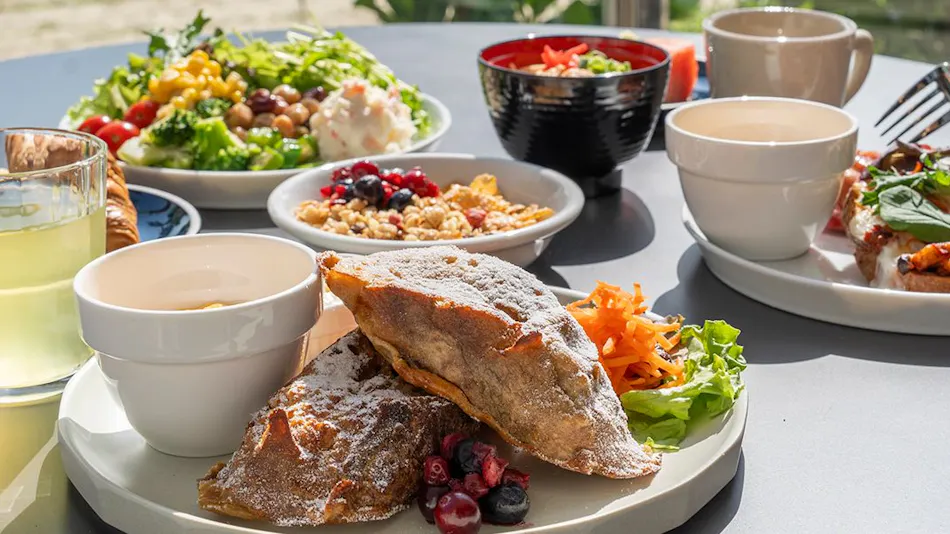 LAZOR SEA RESORT (formerly: Morimar Resort Hotel)