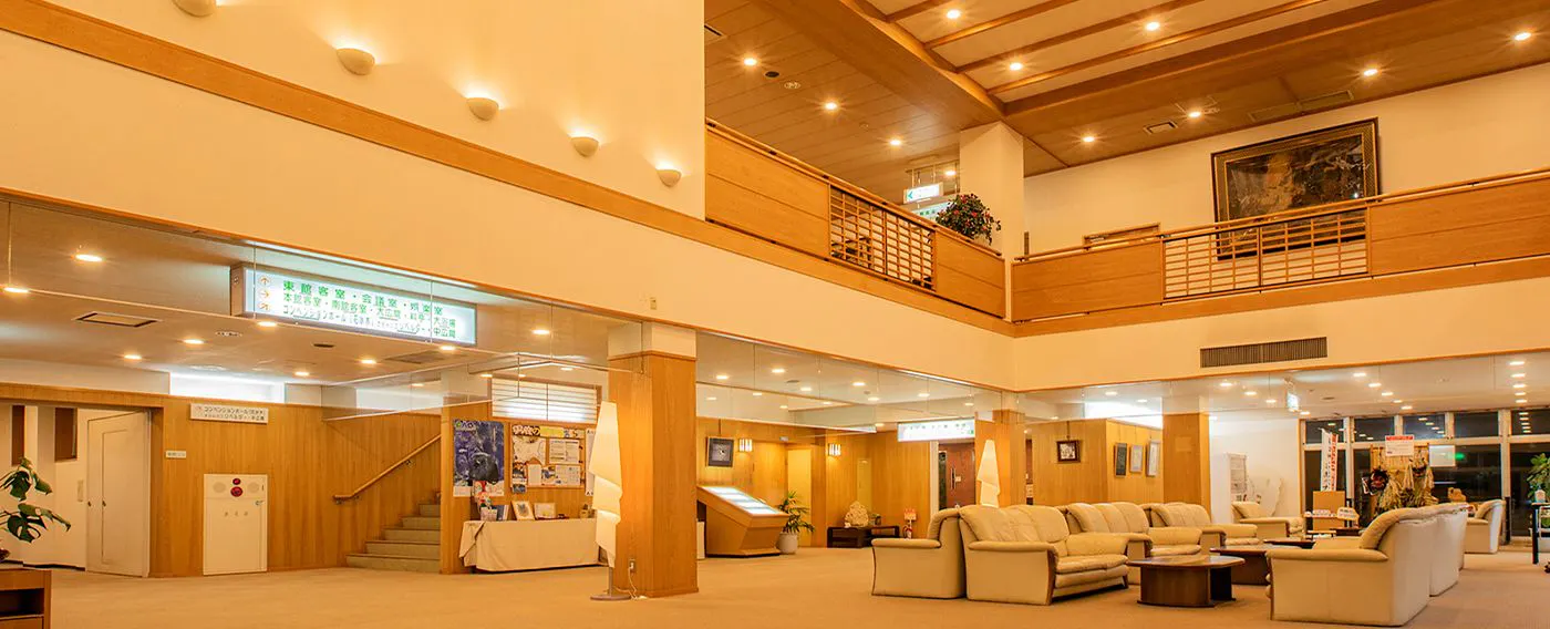 ล็อบบี้และเลานจ์ที่กว้างขวาง