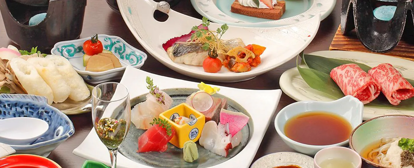 อาหารต้อนรับที่ใช้วัตถุดิบตามฤดูกาลจากโอกะและอาคิตะ