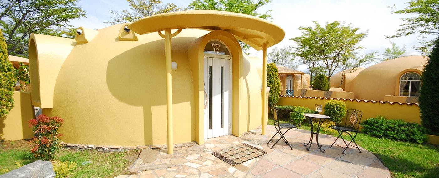 รูปลักษณ์ภายนอกแบบรอยัล