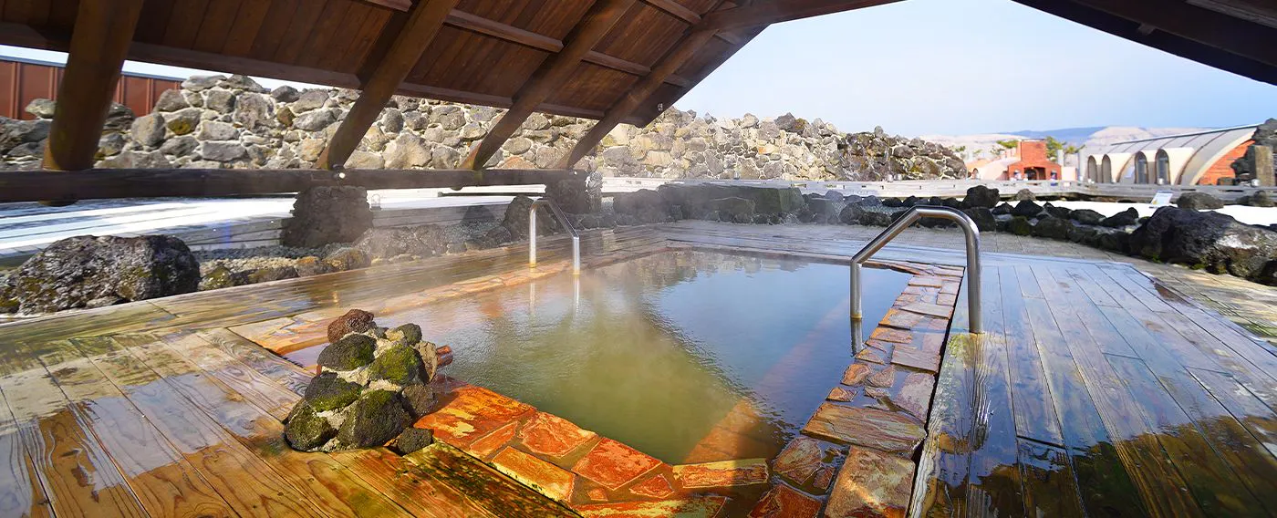 ออนเซ็นกลางแจ้ง