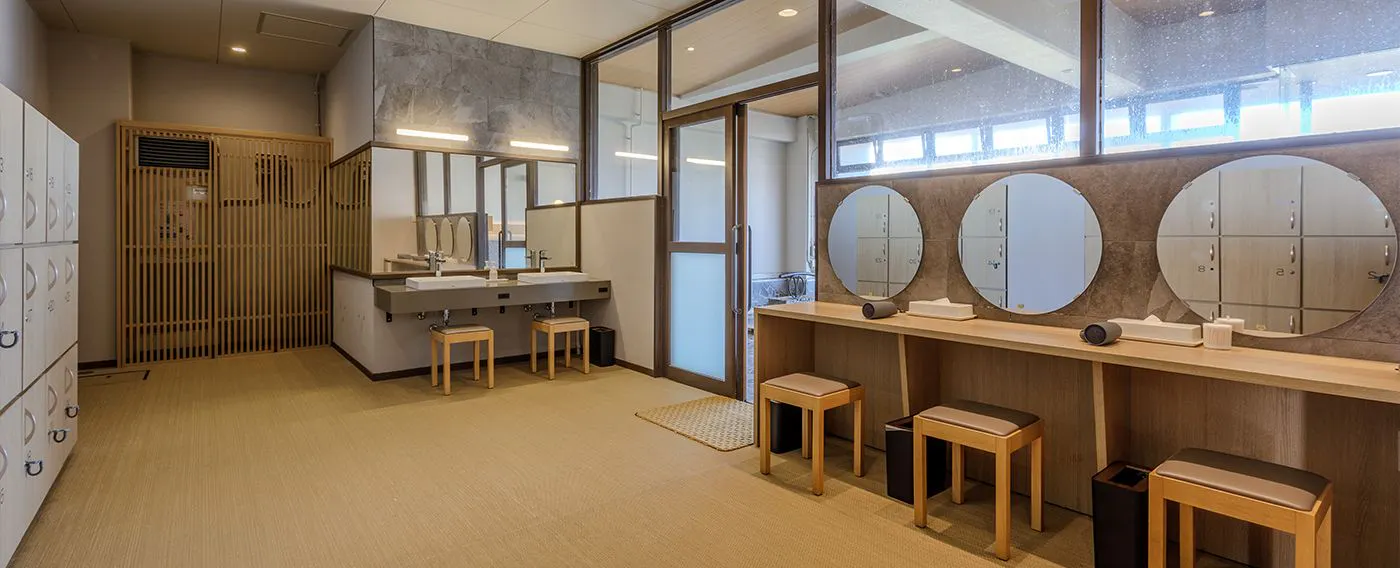 Nijo Izumi | Changing Room