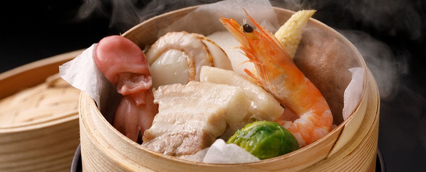 Dinner (Japanese Kaiseki) | Enjoy Oku-Bungo Pork and Seafood Steamed in Nijo Onsen with Kabosu Soy Sauce