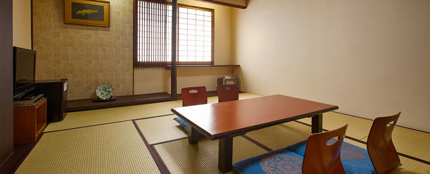 Japanese-Style Room with Shared Bathroom | 28㎡