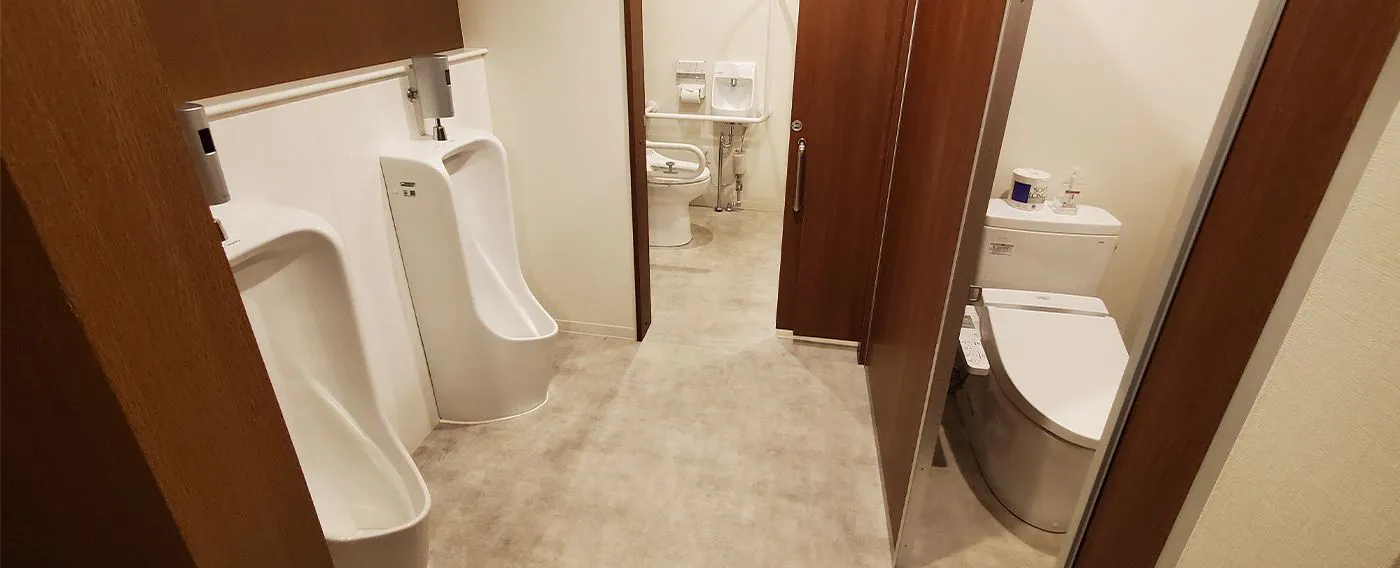 Facility|Men's Restroom on 1st, 2nd, and 8th Floors