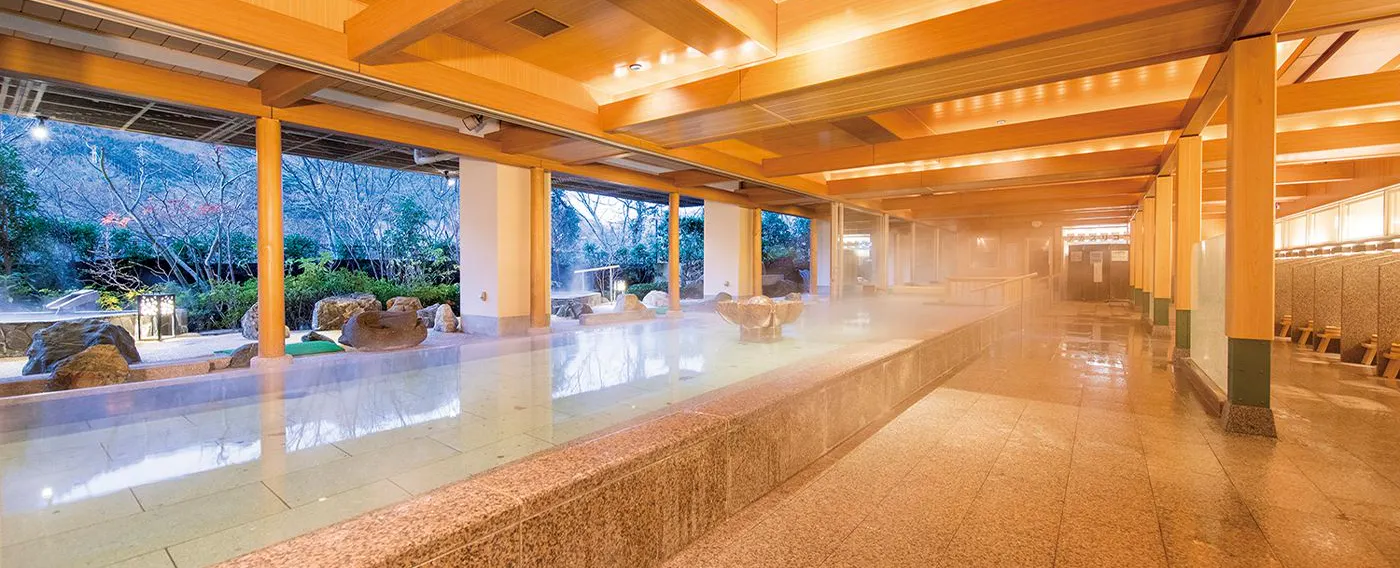 Kolam Air Panas "Keikoku no Yu"