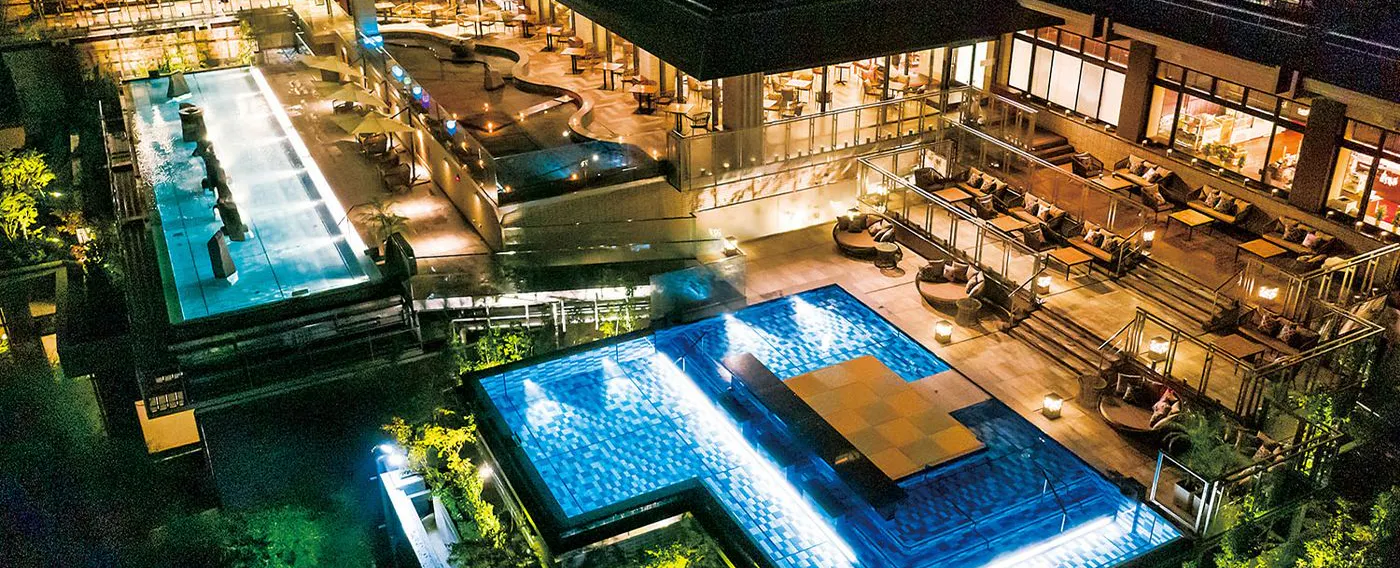 Luaran Bangunan - Pemandangan Jauh pada Waktu Malam