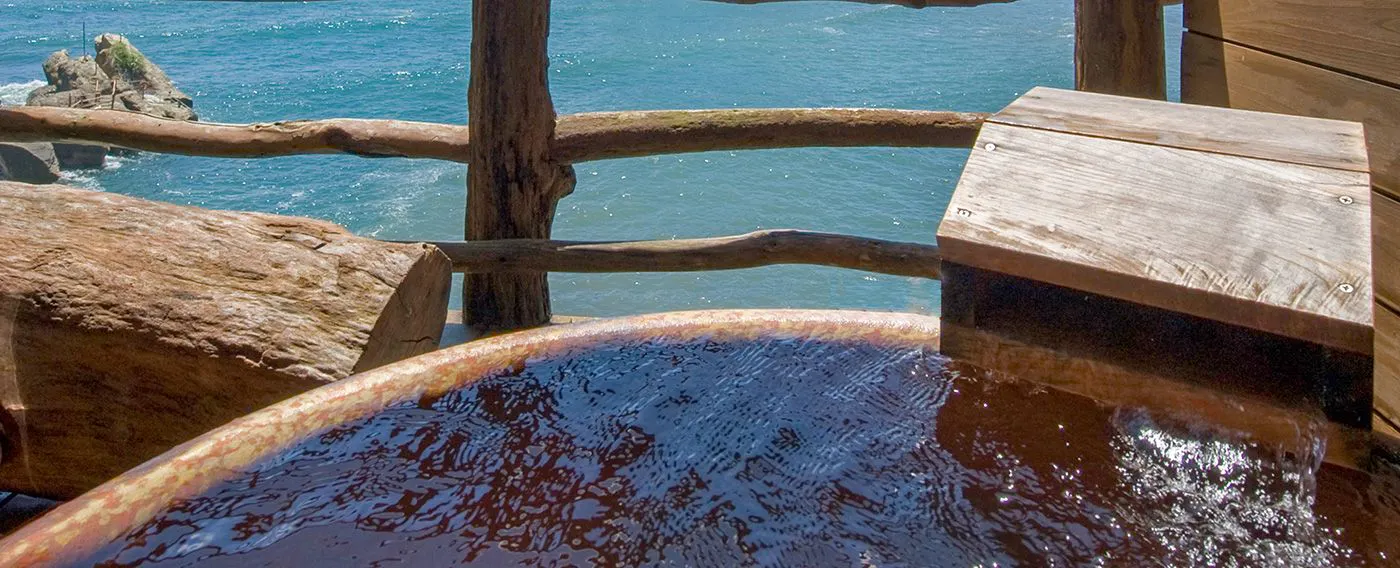 ตัวอย่างอ่างอาบน้ำกลางแจ้งในห้องพัก