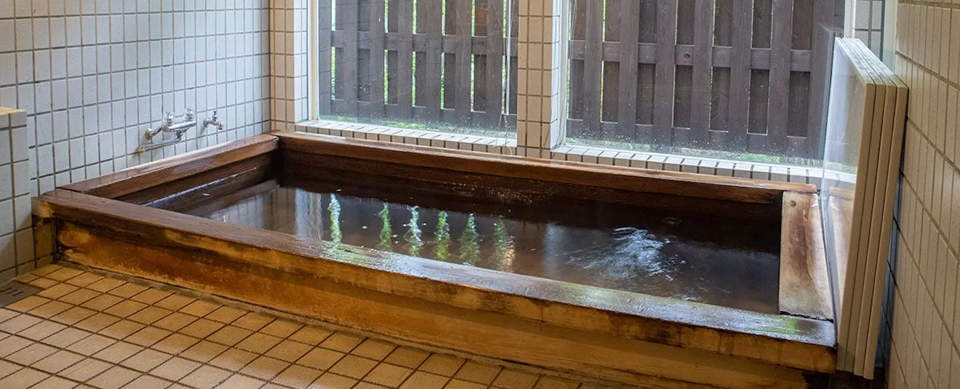 อ่างอาบน้ำไม้ฮิโนกิส่วนตัว