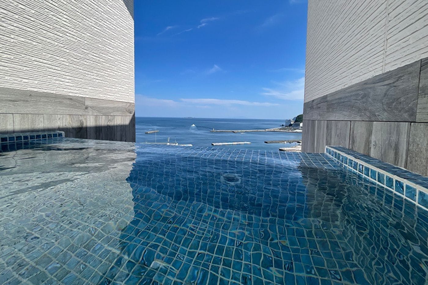 อ่างอาบน้ำกลางแจ้งพร้อมวิว