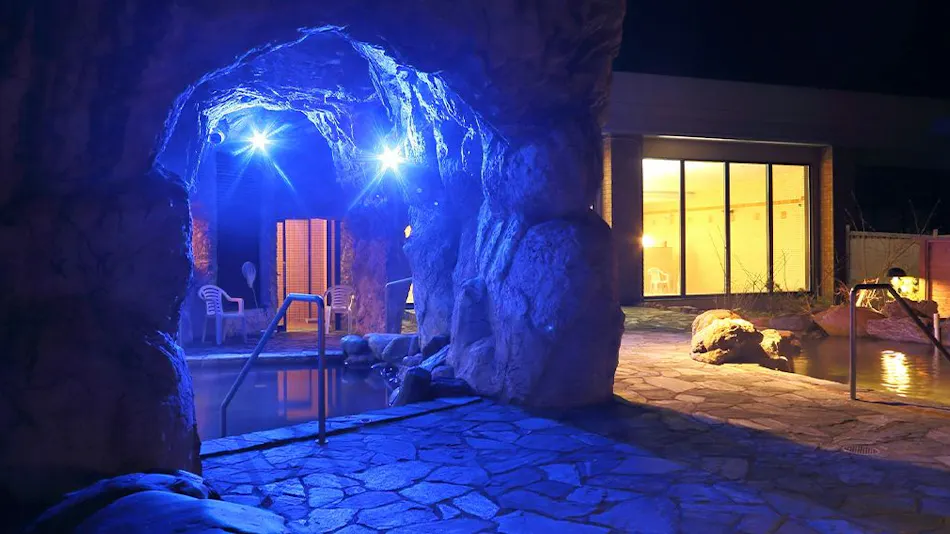 Blue Cave Onsen Pipa no Yu Yuurin-kan