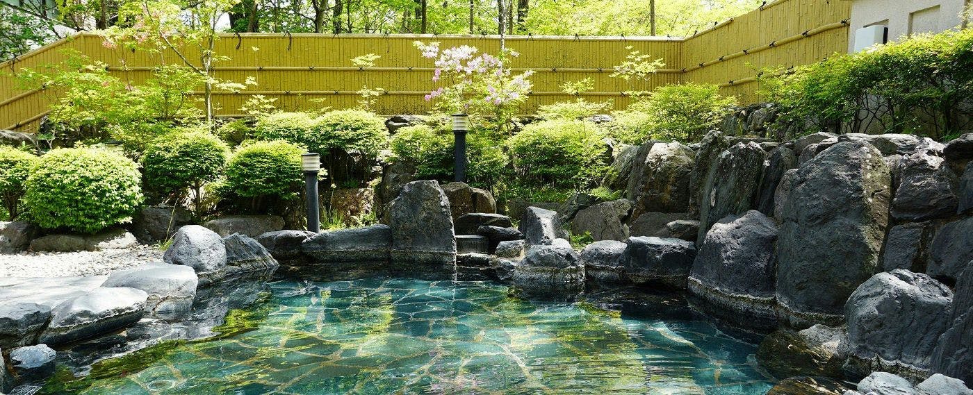 ออนเซ็นกลางแจ้ง