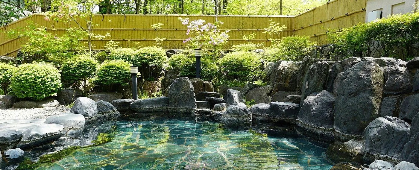 ออนเซ็นกลางแจ้ง