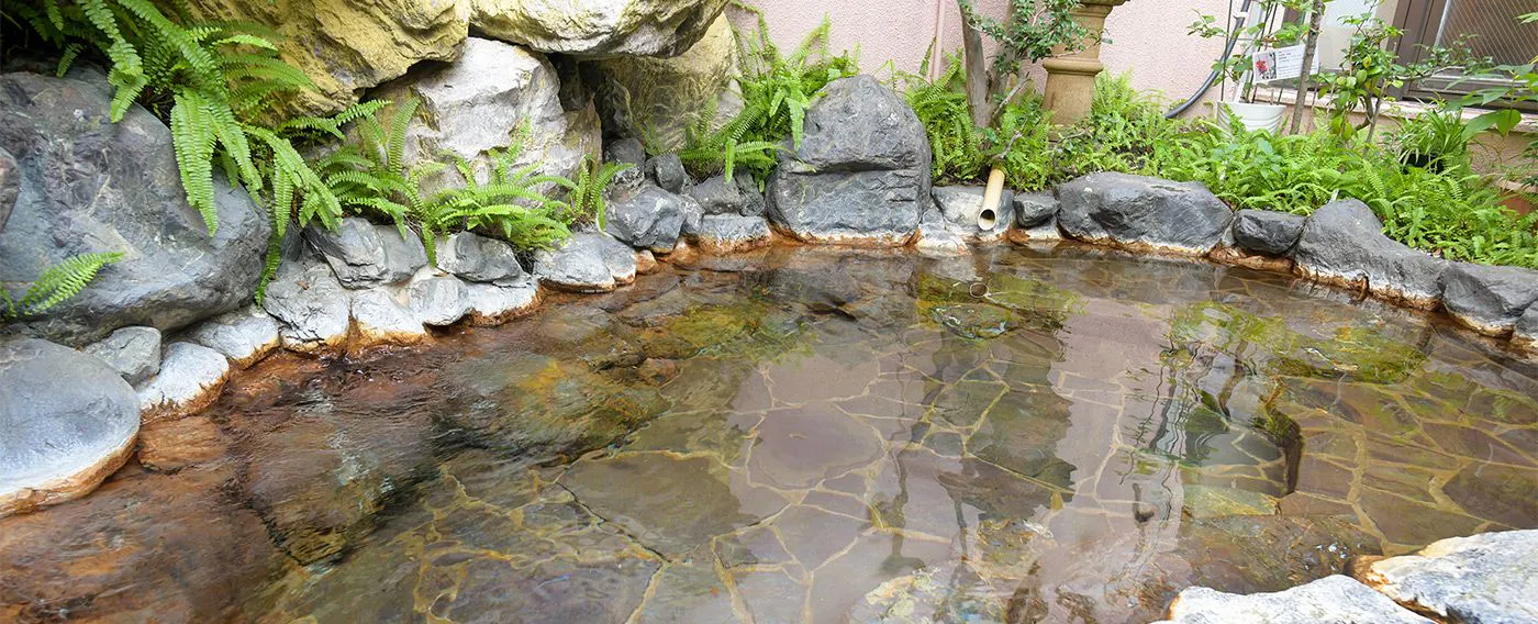 ห้องอาบน้ำสาธารณะสำหรับผู้ชายเท่านั้น