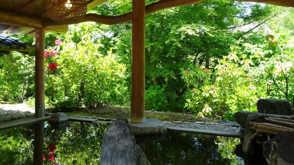 Hidden Hot Spring Inn Takimien