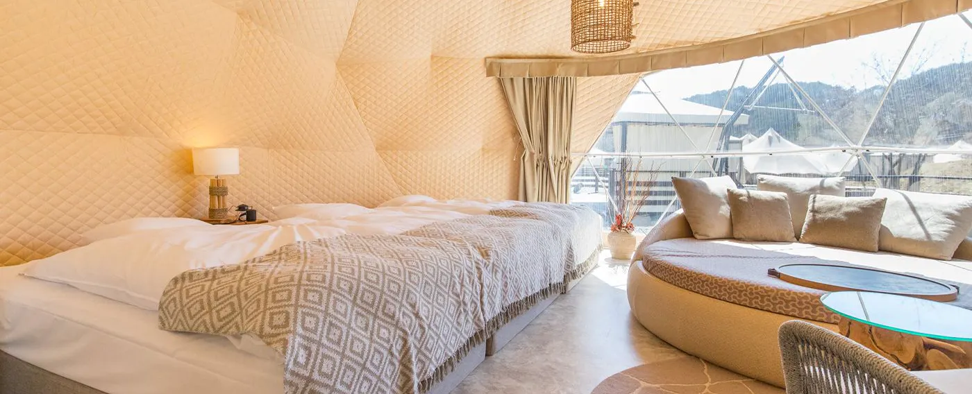 แกลมปิ้ง โดมไทป์ ภายใน