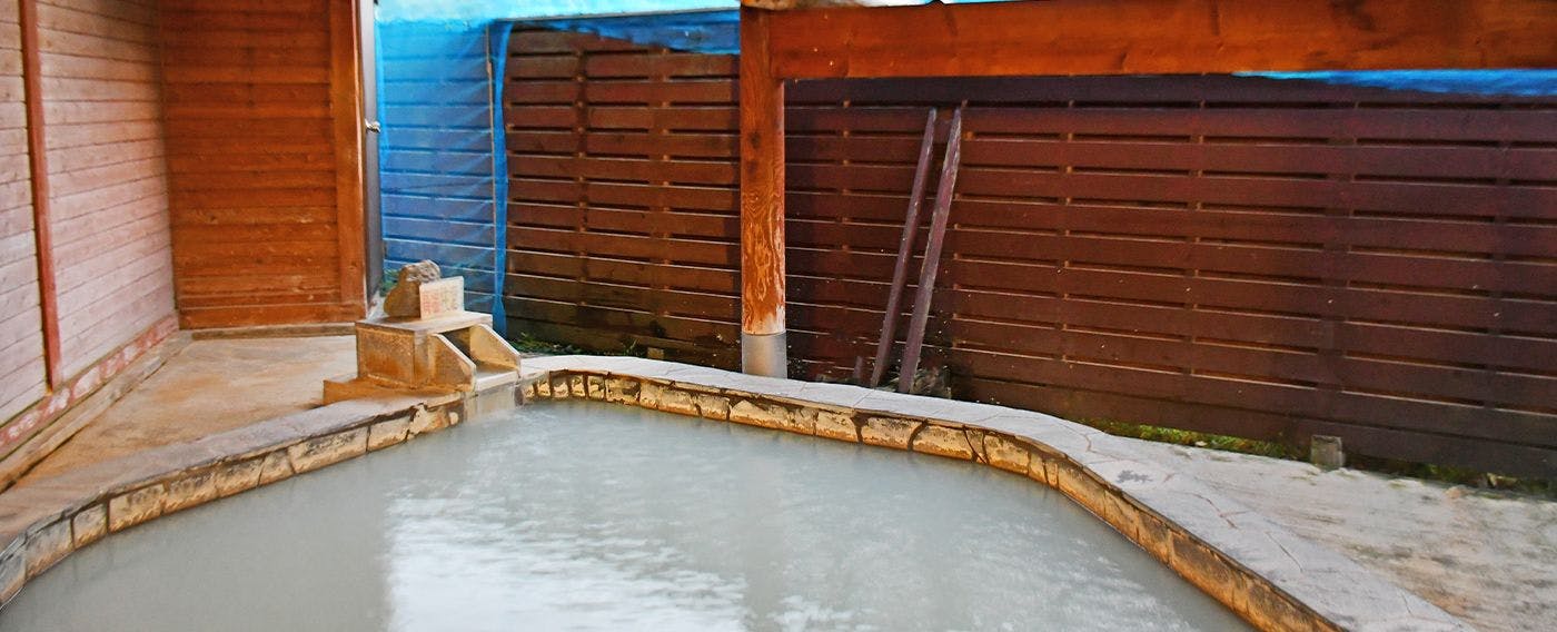 硫磺溫泉露天浴池